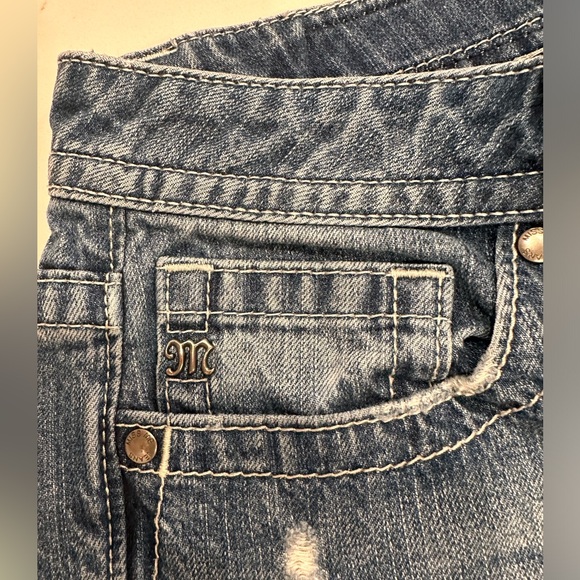 🌸 Miss Me Distressed Boyfriend Ankle Jean Size 30🌸 - Picture 7 of 10